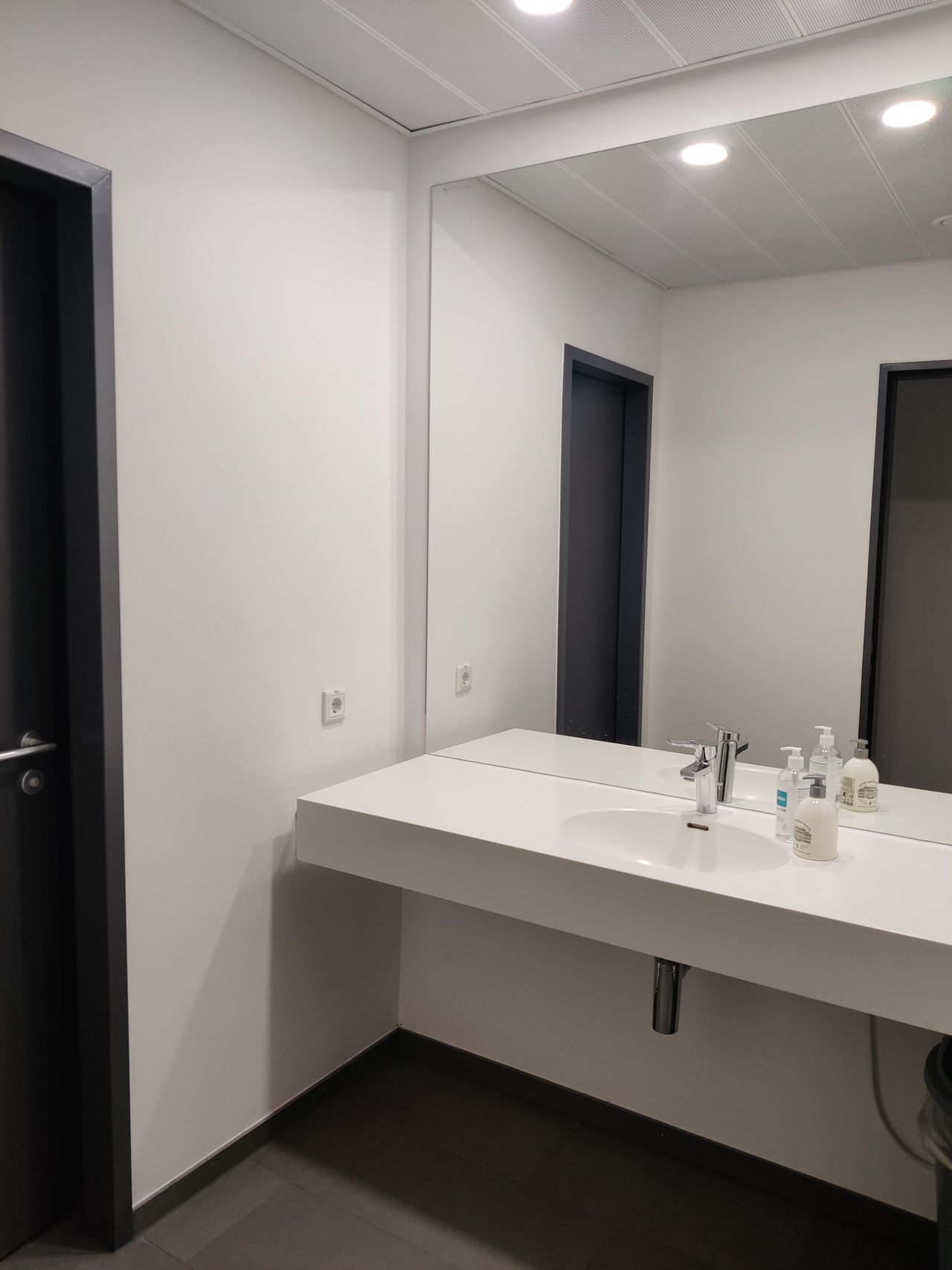 Darmstadt  Meeting room Waldtraut image 3