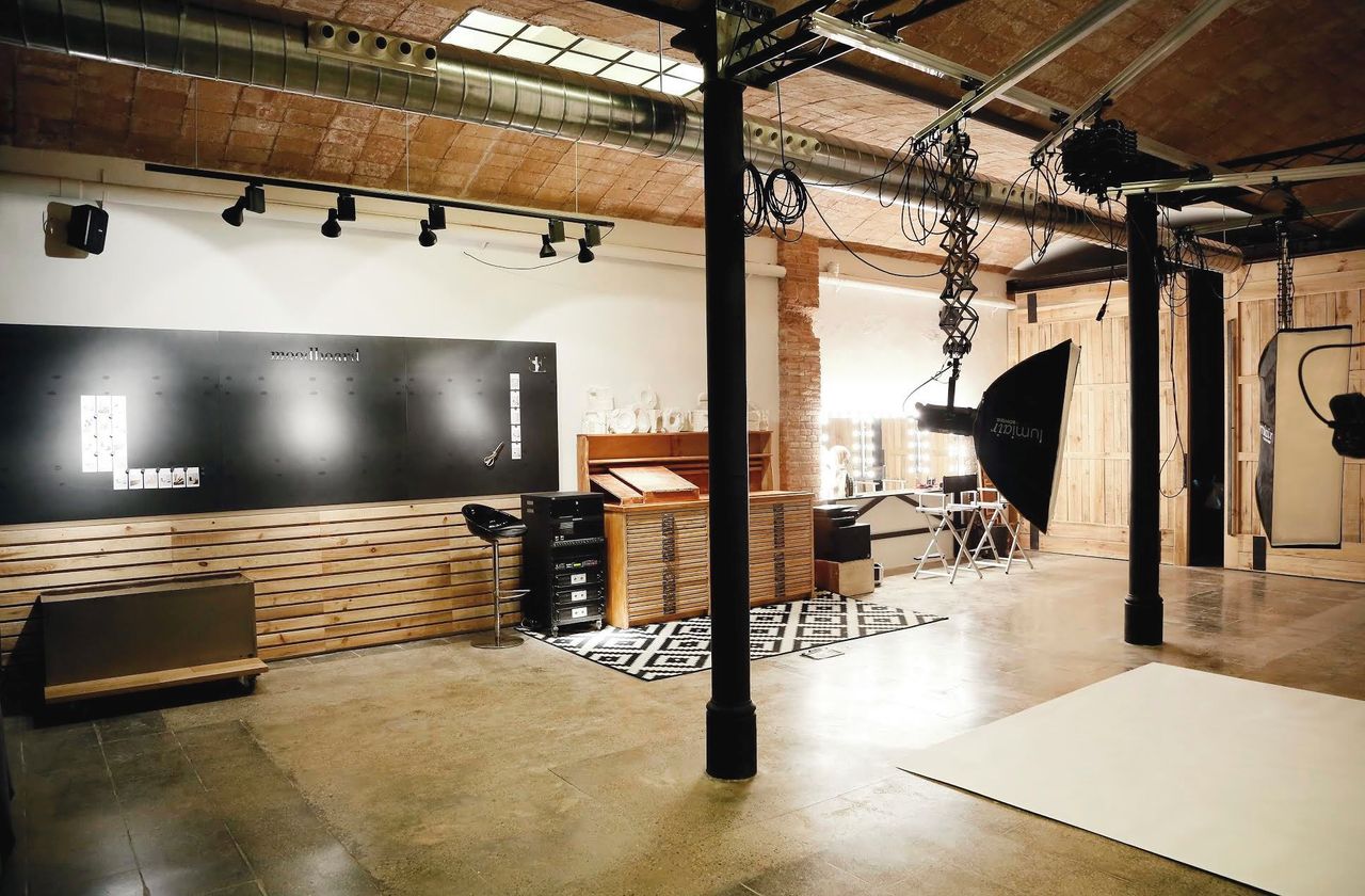 Barcelona workshop spaces Unusual venue Photography set image 11