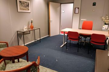 Assen Coaching sessie Day office Kantoor 0.03. Geschikt voor 1:1 gesprekken, ontvangst van cliënten image 2