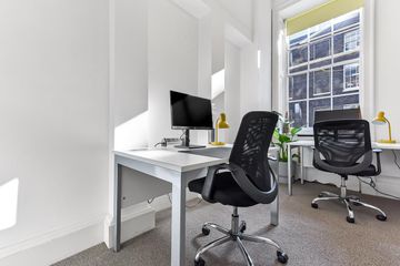 London  Coworking space Hotdesking image 2