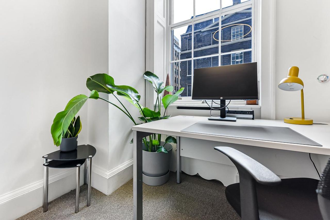 London  Coworking space Hotdesking image 3