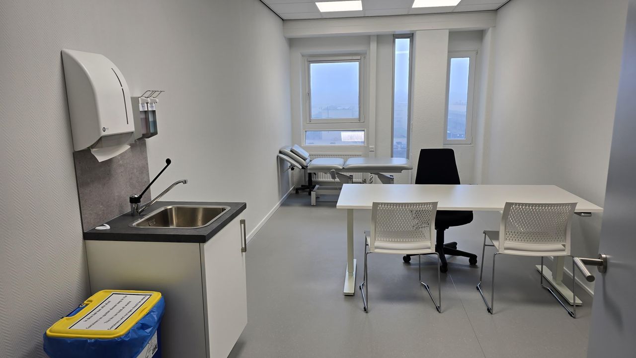 Leeuwarden  Flexibele kantoorruimtes Witte behandelruimte 2 image 0