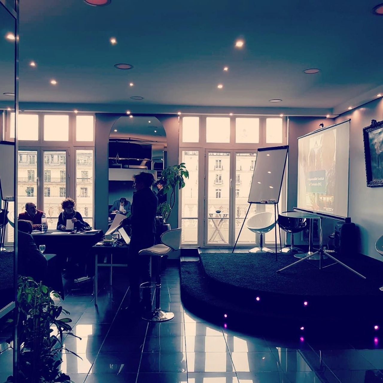 Paris training rooms Private residence Showroom for day events image 37