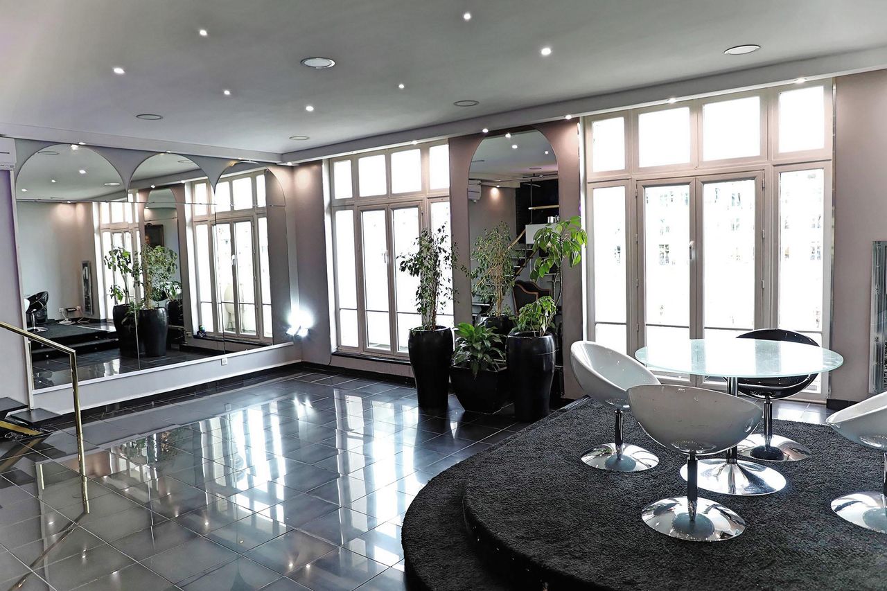 Paris training rooms Private residence Showroom for day events image 36