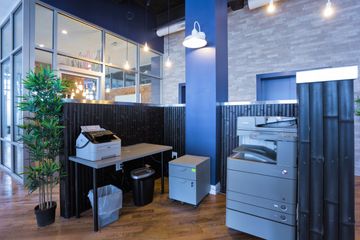 NYC training rooms Meeting room Green Desk - Skyline Meeting Room image 5