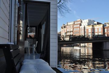 Amsterdam conference rooms Boat Floating Conference Room image 9