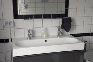 Amsterdam conference rooms Boat Free floating work and meeting-space image 13