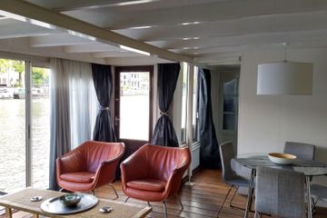 Amsterdam conference rooms Boat Free floating work and meeting-space image 15