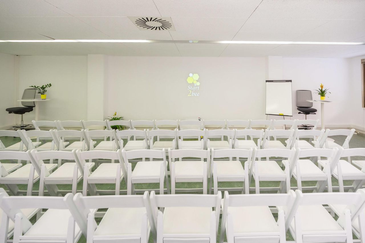 Barcelona training rooms Coworking Space TEAM ROOM image 7