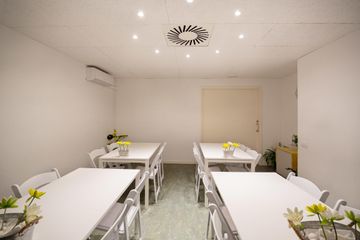 Barcelona training rooms Coworking space HONEYCOMB image 4