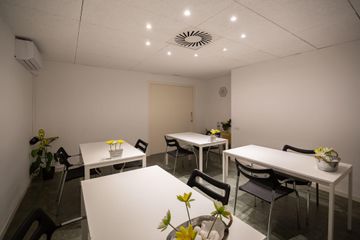Barcelona training rooms Coworking space HONEYCOMB image 7