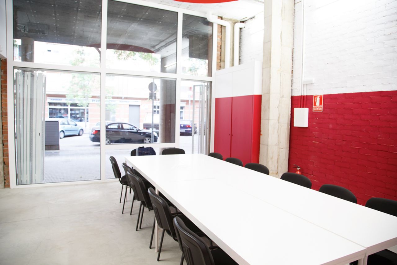 Barcelona workshop spaces Coworking space Meeting Room image 3