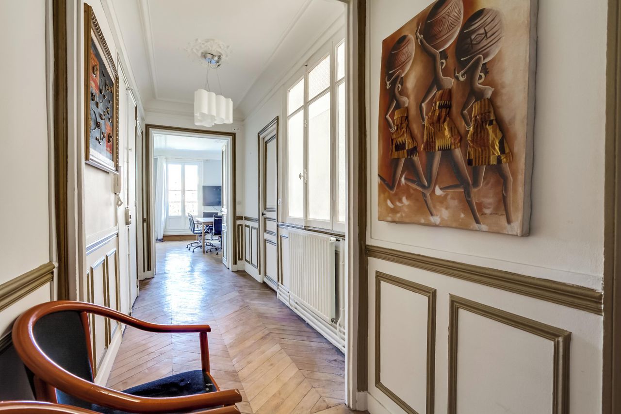 Parijs training rooms Vergaderruimte Office Meeting Room with view Place de l'Etoile image 15