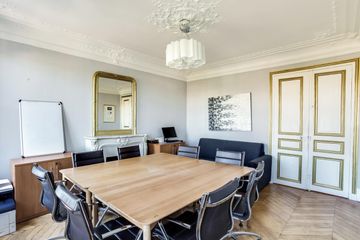 Paris Salles de formation  Coworking space Bureau de prestige Place de l'Etoile image 7