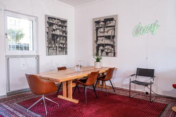 München  Büroräume Cozy Meeting Space image 0