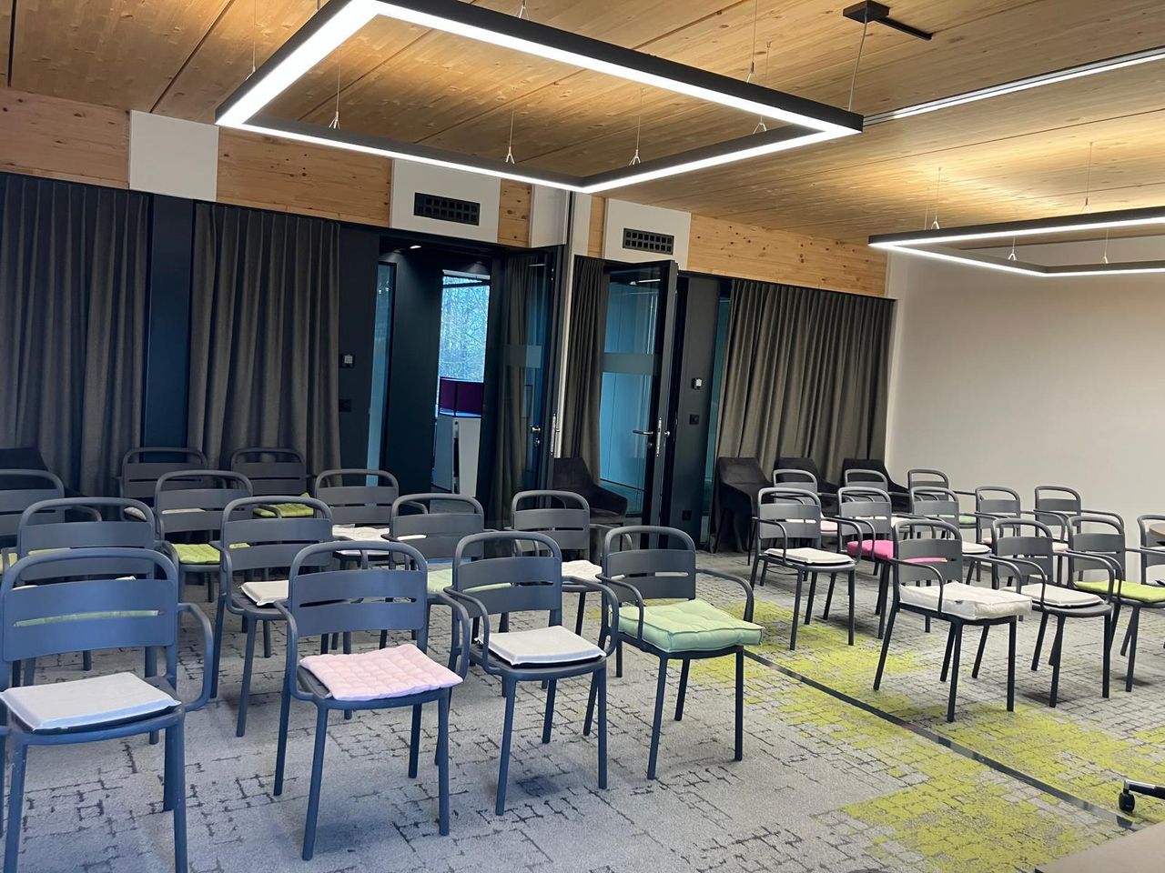 Unterschleißheim  Konferenzraum Pitch Arena image 1