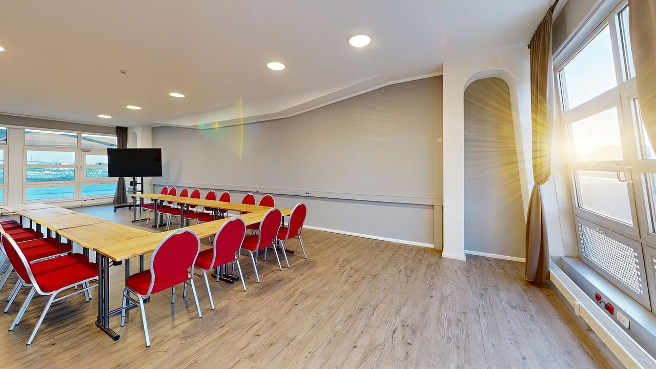 Hamburg Offsite-Meeting Eventlocation Konferenzraum image 6