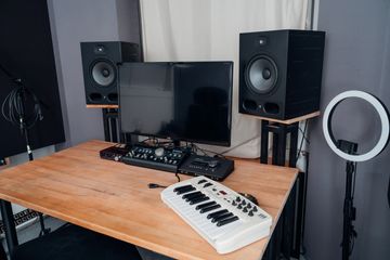 Hamburg Kreatives Meeting Recording Studio Studio 3 image 1