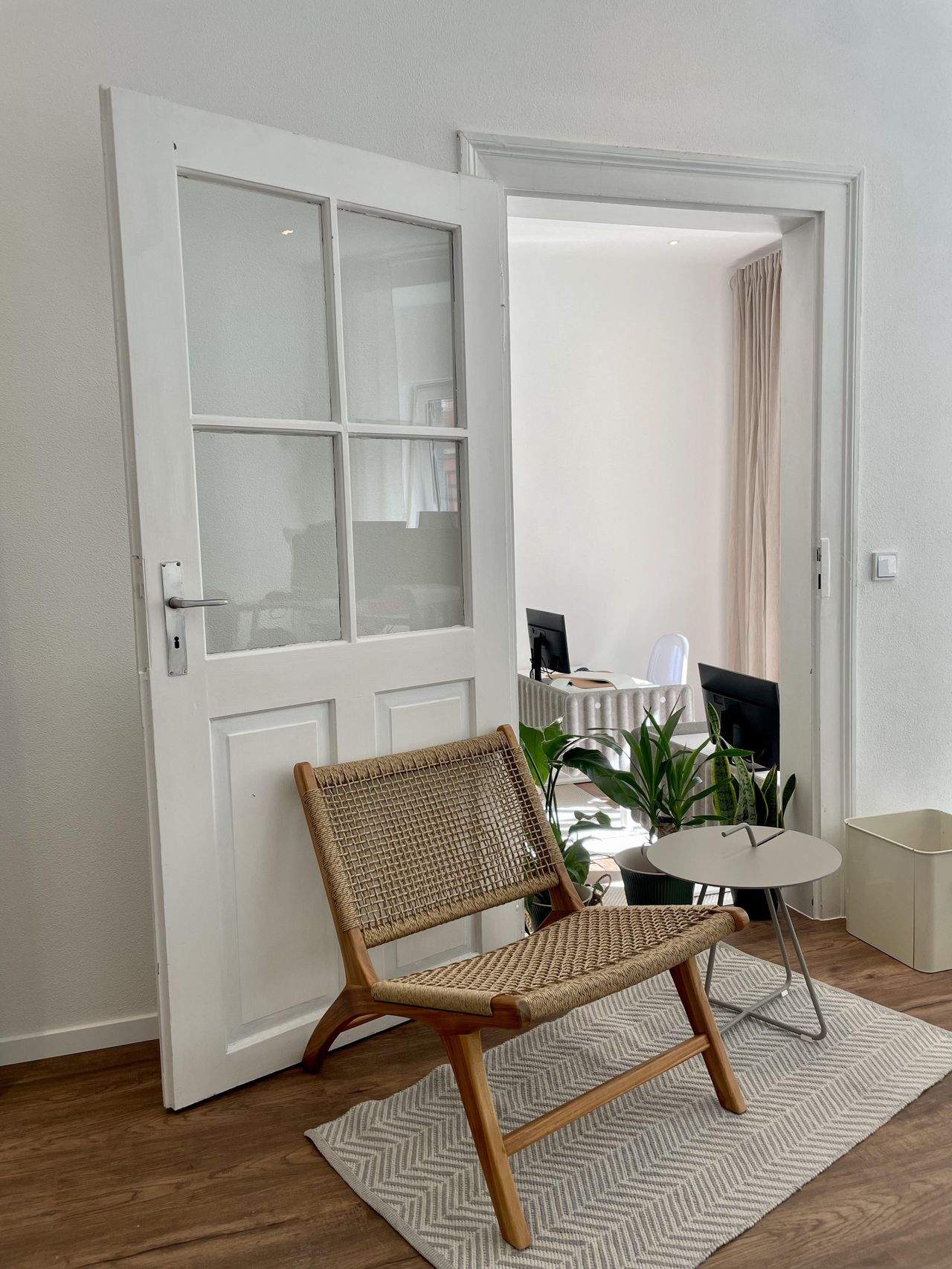 München Mobiles Arbeiten Arbeitsplatz Vollausgestatteter, klimatisierter Schreibtisch im Heimatoffice 26 (3) image 16