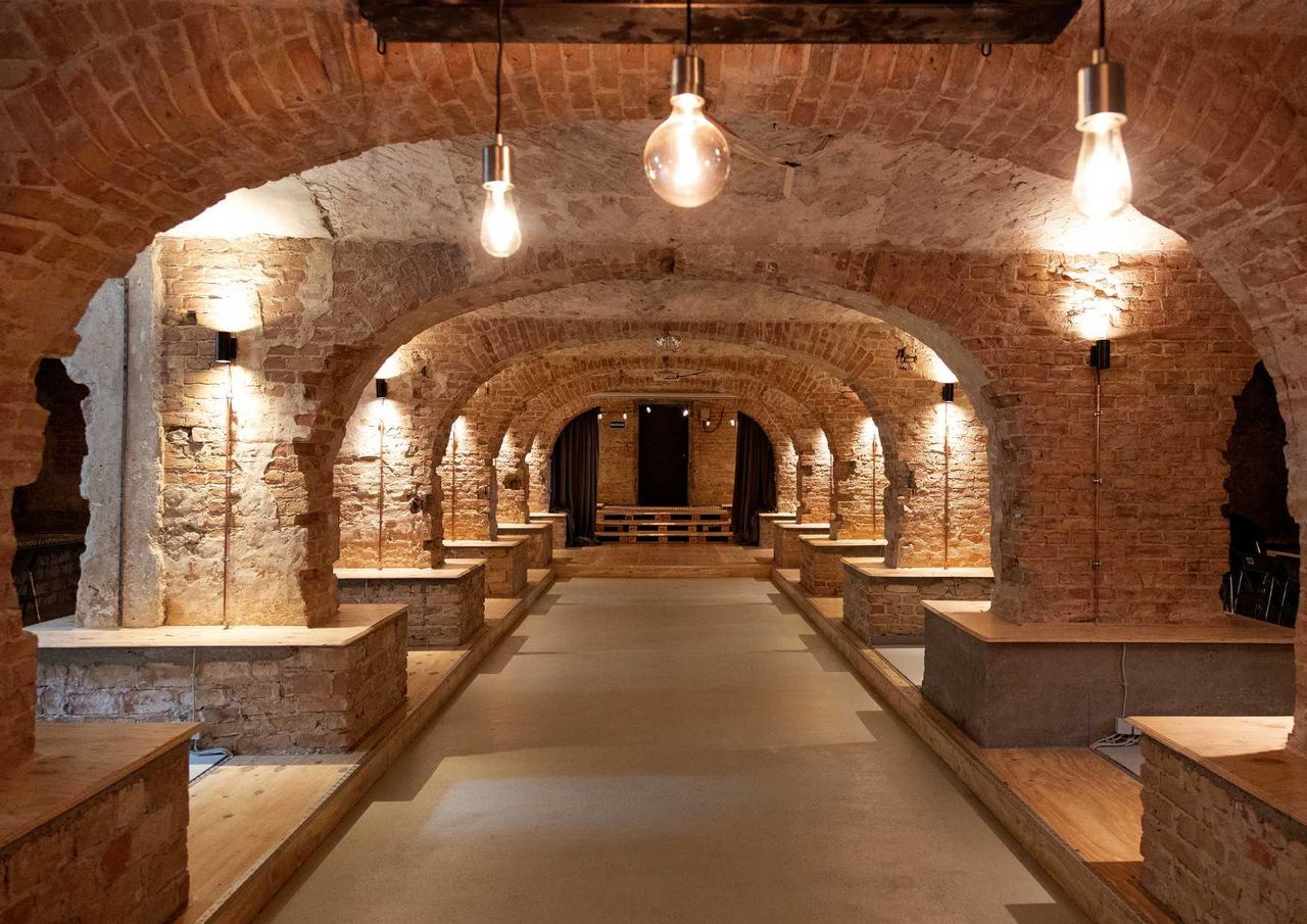 Berlin Team Meeting Unusual venue EINKELLER image 4