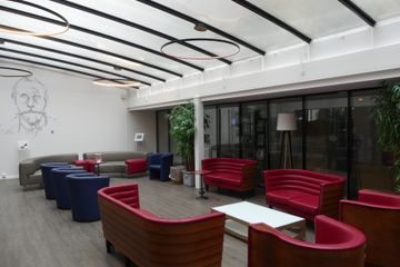 Paris workshop spaces Meeting room Comfortable and bright room image 2