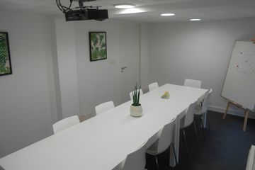 Lyon training rooms Vergaderruimte Salle Local image 2