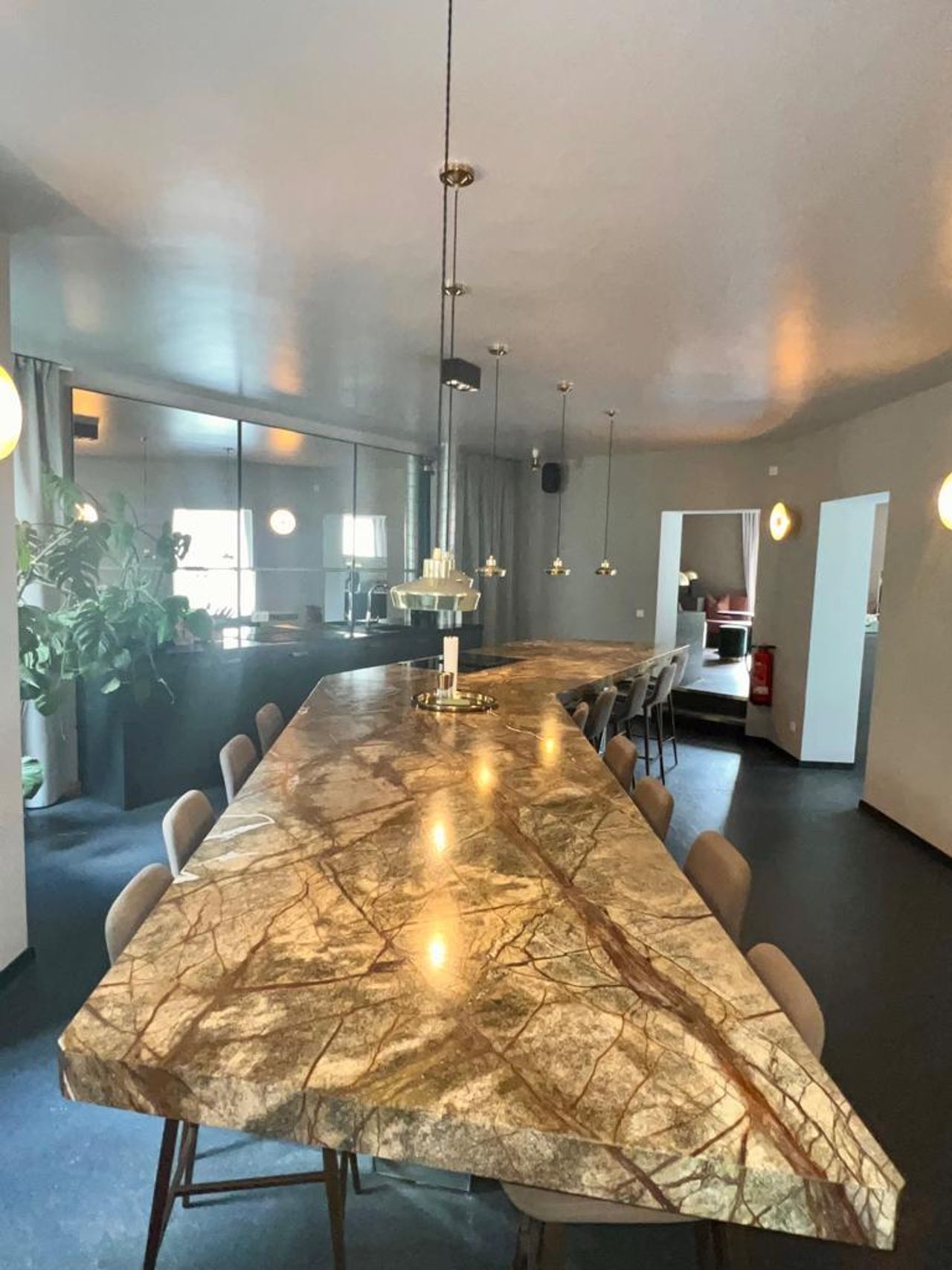 Munich Creative Meeting Coworking spaces grow.inc SPACES Munich Lounge image 5