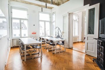 Berlin workshop spaces Meetingraum St. Oberholz Rosenthaler Platz - The Royal Republic Room image 2