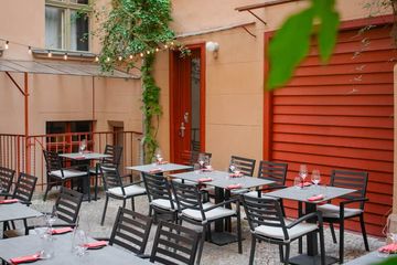 Berlin  Meetingraum der Weinlobbyist - Innenhof image 0