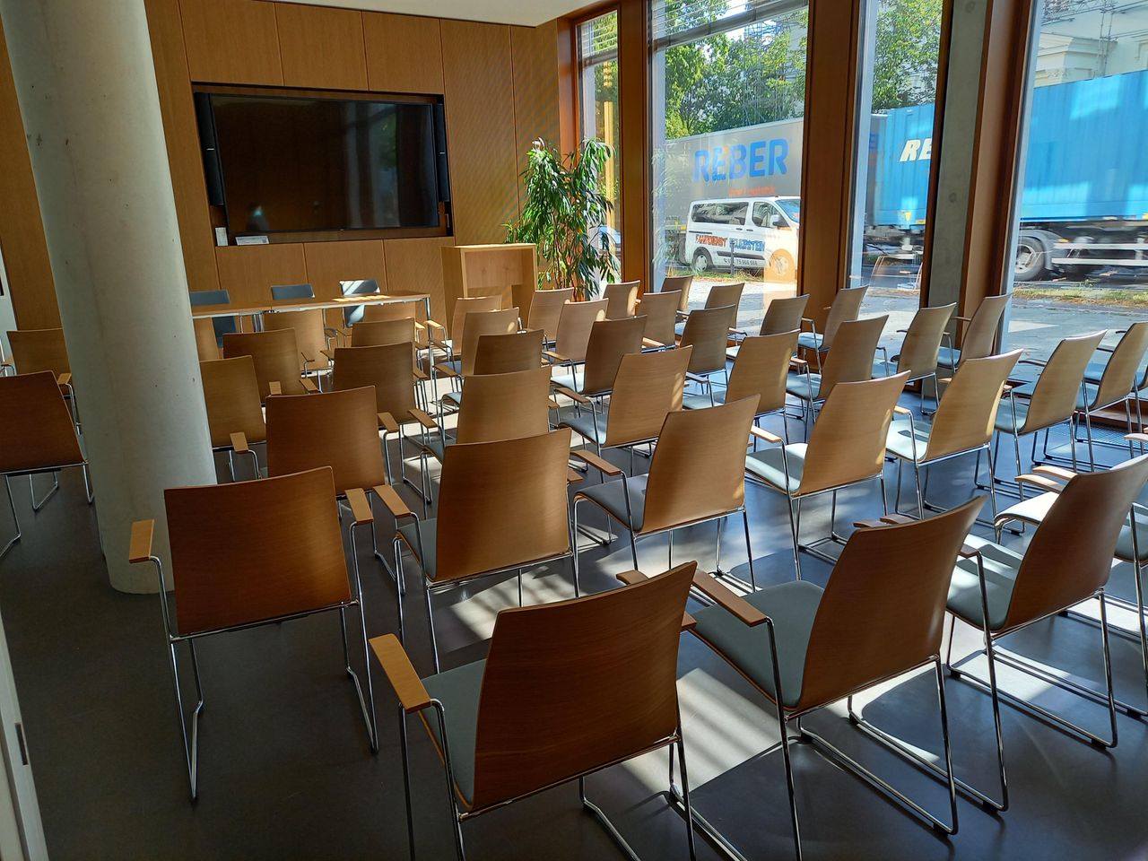 Berlin  Seminar rooms Konferenzraum 1 image 0