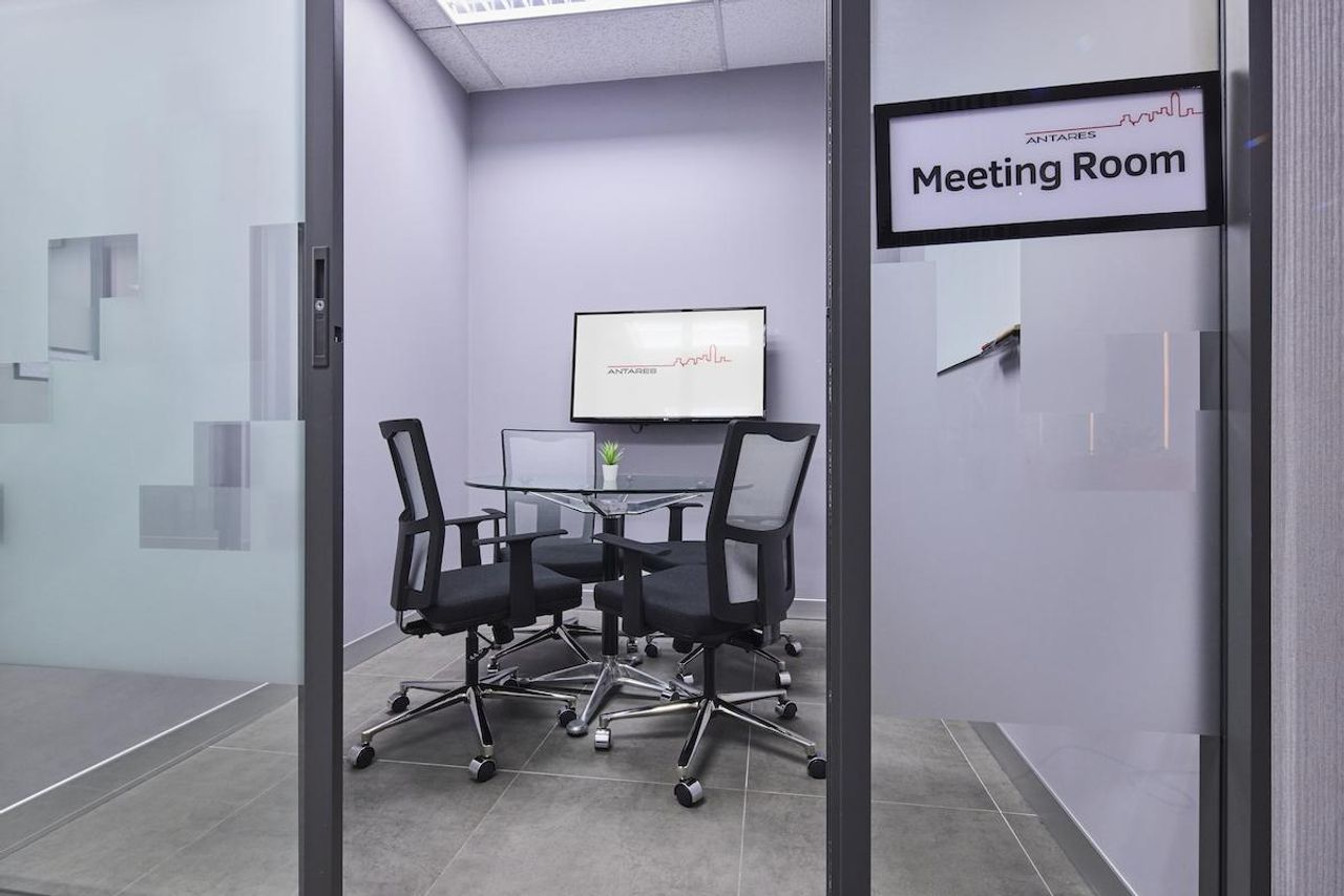 Bangkok  Vergaderzalen Antares Offices - XSmall Meeting Room for up to 4 people image 1
