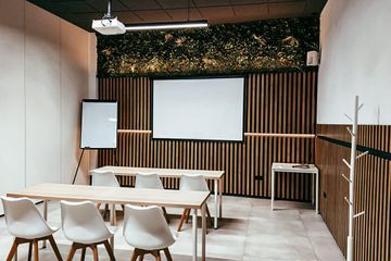 Málaga Coworking Meetingraum Small Conference Room image 0