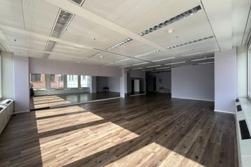 Opfikon Trainingsruimtes Spacious & Bright image 1