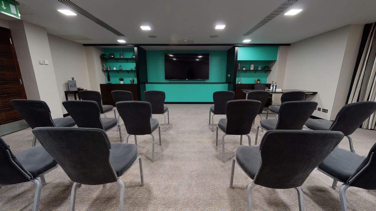 London  Meeting room Cromwell Suite 3 image 4