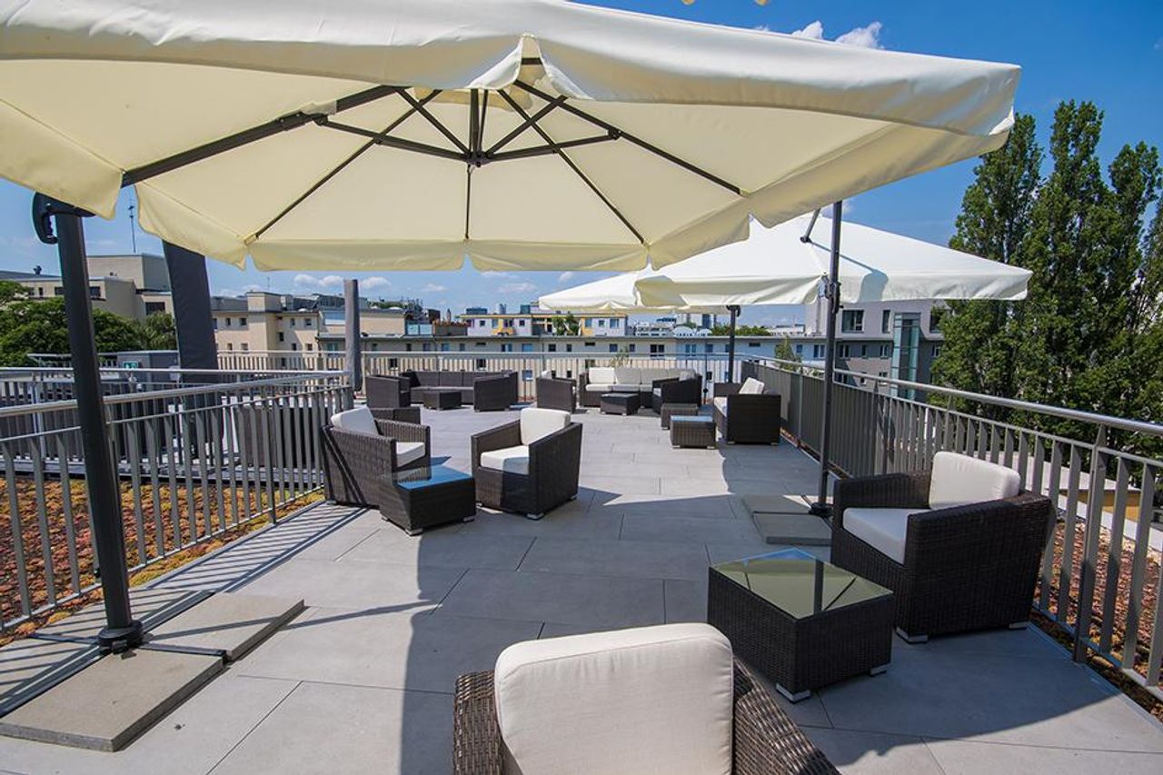 Berlin  Seminar rooms Raum für bis zu 80 Personen + Lounge und Dachterrasse image 7