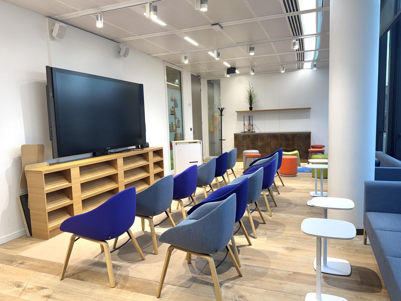 Parijs  Bedrijvencentrum Salle immersive image 1