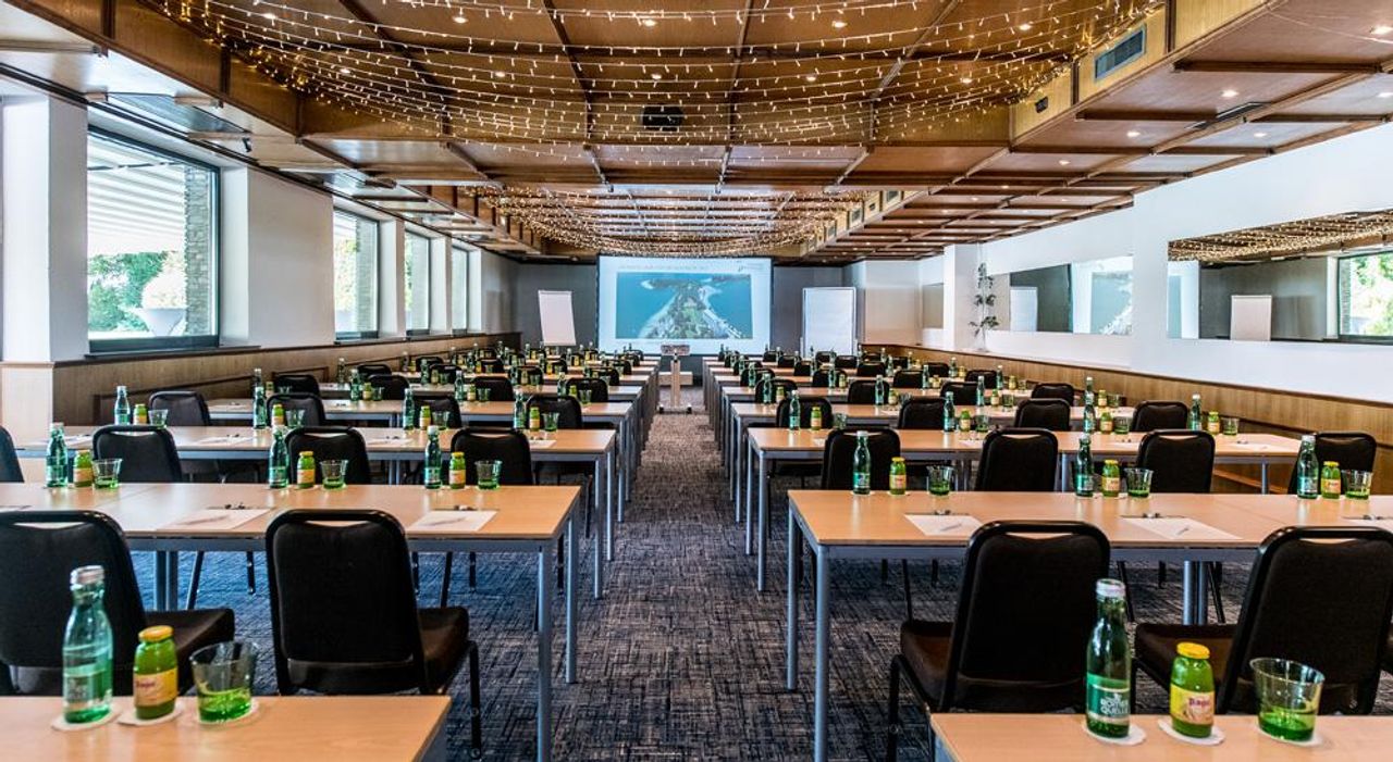 Rest der Welt  Tagungshotels Veranstaltungsraum Palme mit Seeterrasse image 1