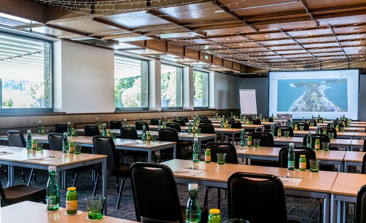 Rest der Welt  Tagungshotels Veranstaltungsraum Palme mit Seeterrasse image 3