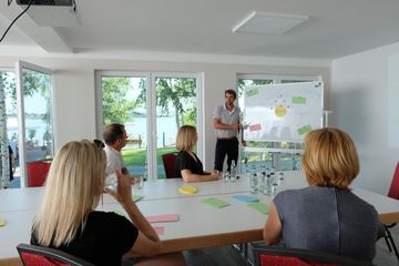 Leipzig Kreatives Meeting Function Room Exklusivität trifft maritimen Flair image 4