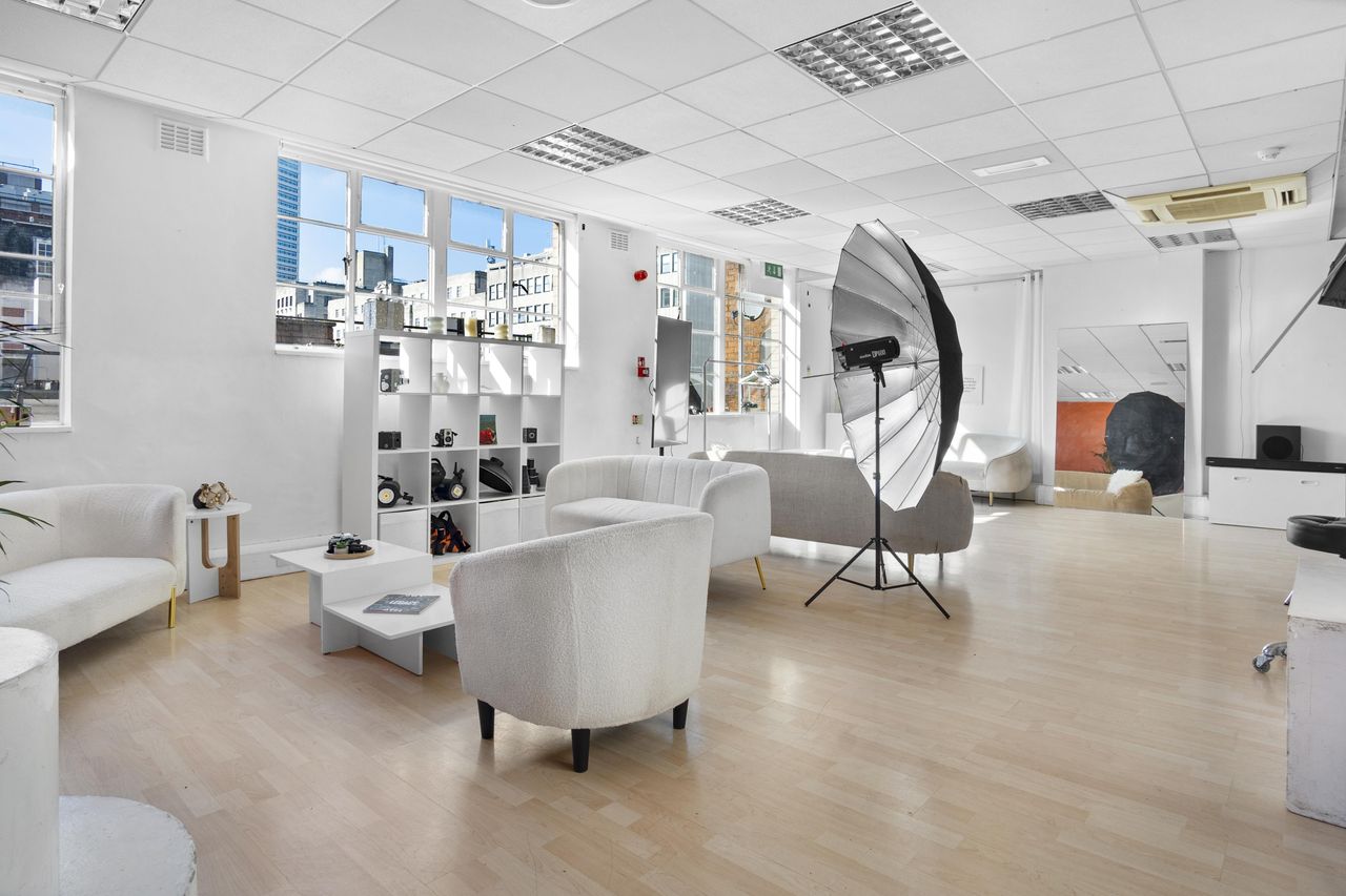 Birmingham  Photostudio Illimitable Spaces image 0