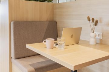 Rest of the World Mobiel Werken Coworking spaces Businessspot + / 2.20 Desk 4 image 4