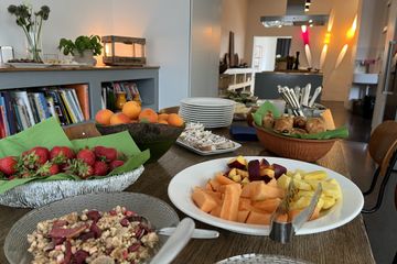 Munich Creative Meeting Kitchen studio Kitchen image 6