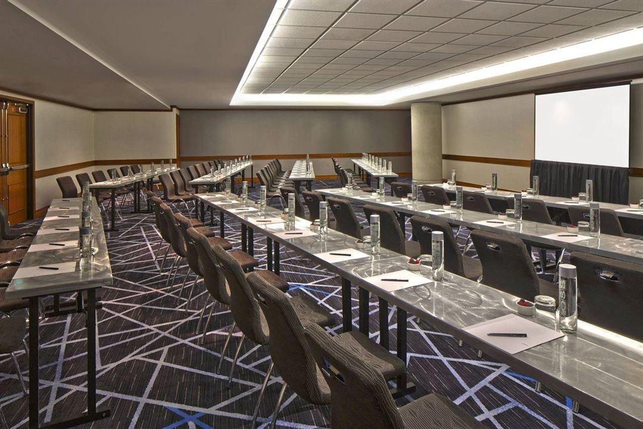 San Francisco  Meetingraum Autograph Collection image 6