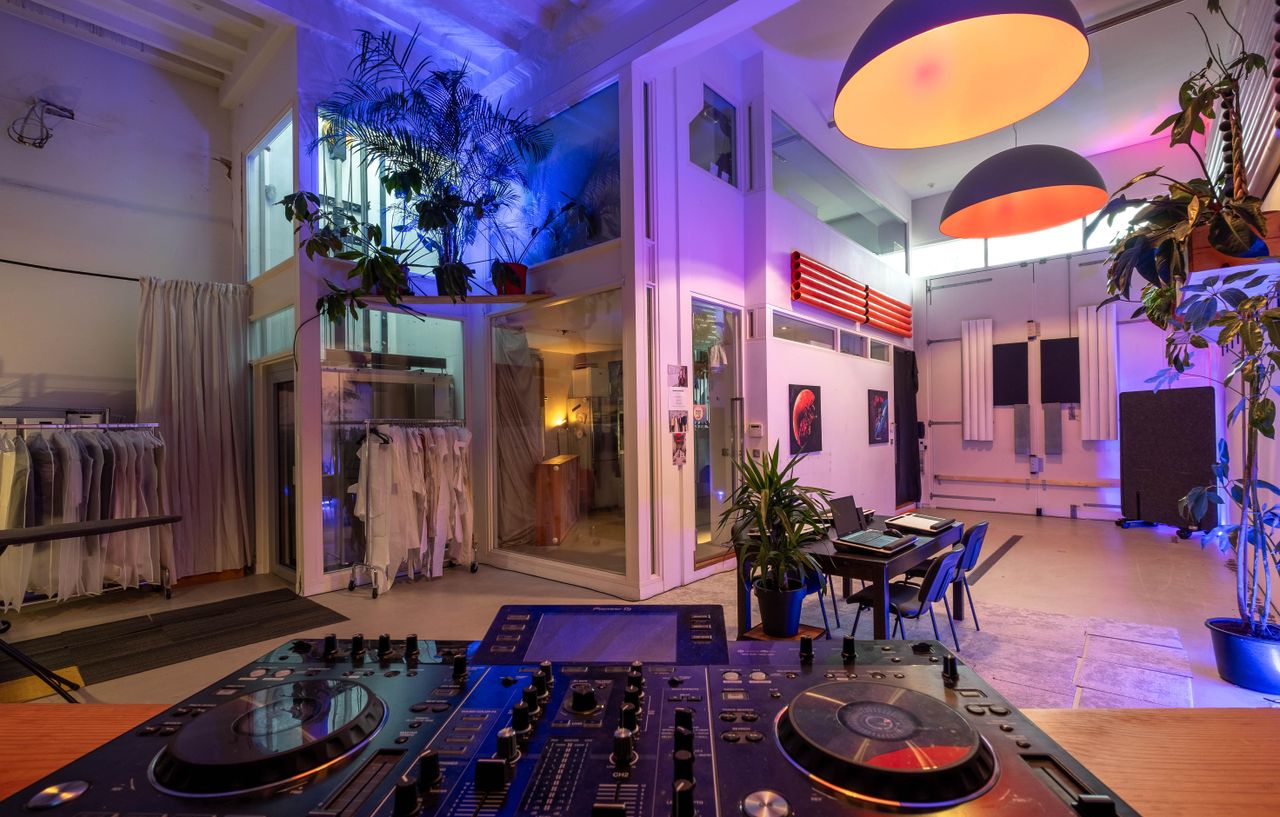 Amsterdam Mobiel Werken Evenementenlocaties Atelier Event Space , Podium & Bar - RD MADE image 2