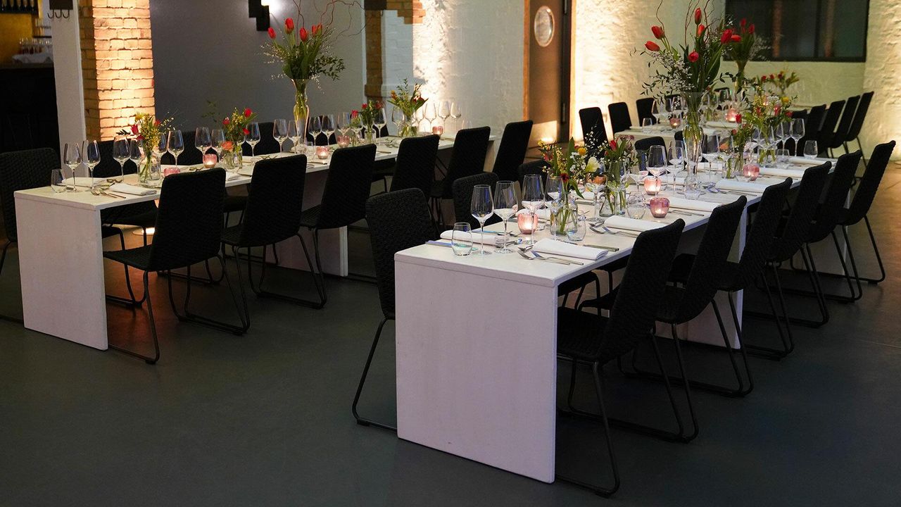 Berlin Präsentation Industriegebäude Eventlocation Wartehalle image 12