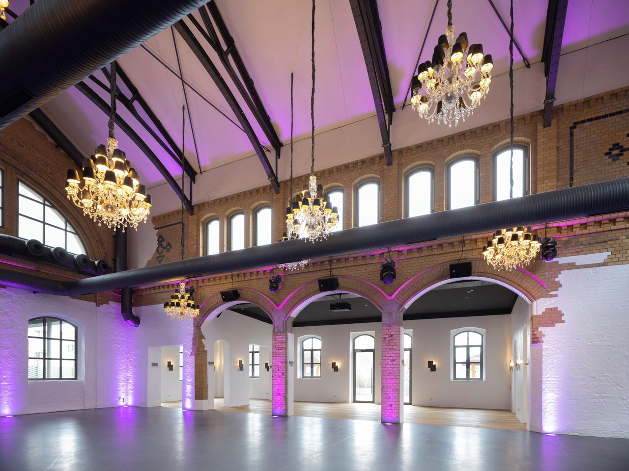 Berlin Präsentation Industriegebäude Eventlocation Wartehalle image 10