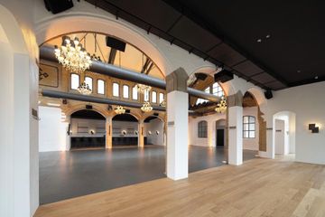 Berlin Präsentation Industriegebäude Eventlocation Wartehalle image 3