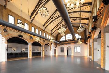 Berlin Präsentation Industriegebäude Eventlocation Wartehalle image 1