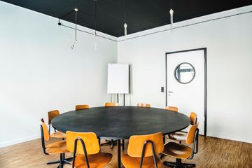 Berlin conference rooms Meetingraum St. Oberholz Zehndicker Str - The Void image 1