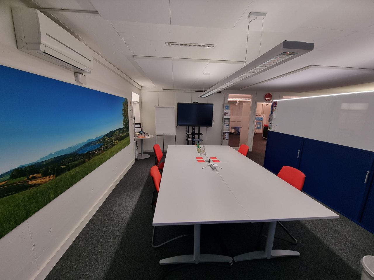 Lenzburg Kundengespräch Meeting room Sitzungszimmer image 2